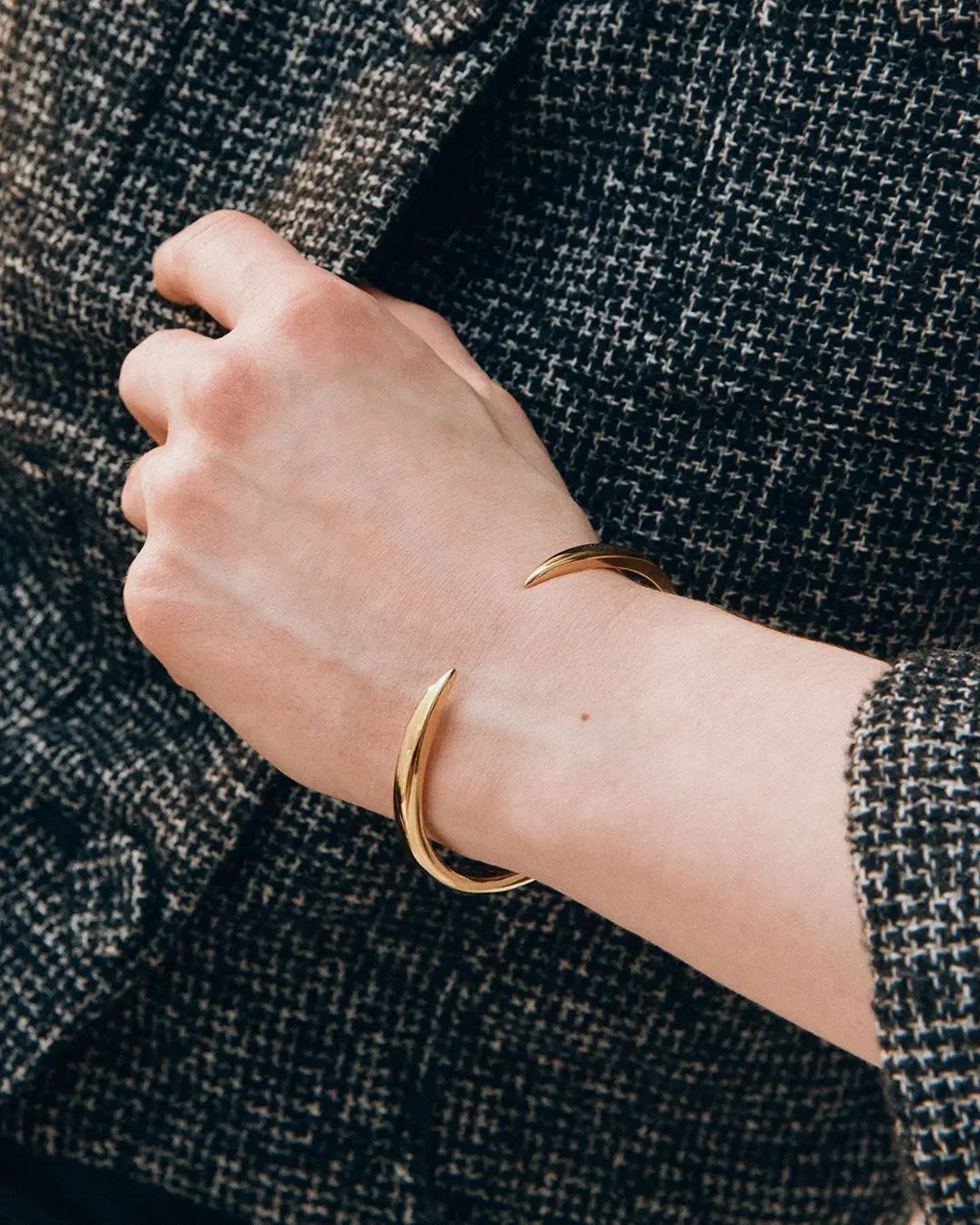 Crest Bangle Gold - Edblad - Snabba leveranser - Gratis paketinslagning