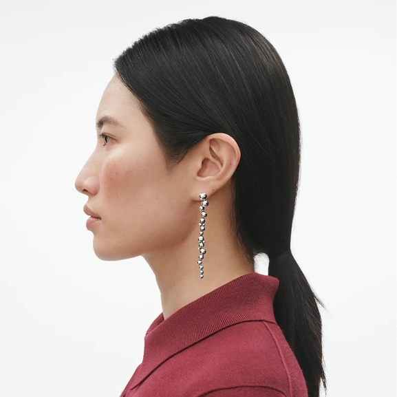 SS25_ECOM_ON-MODEL_MOONLIGHT GRAPES_LONG_EARRING_20001632