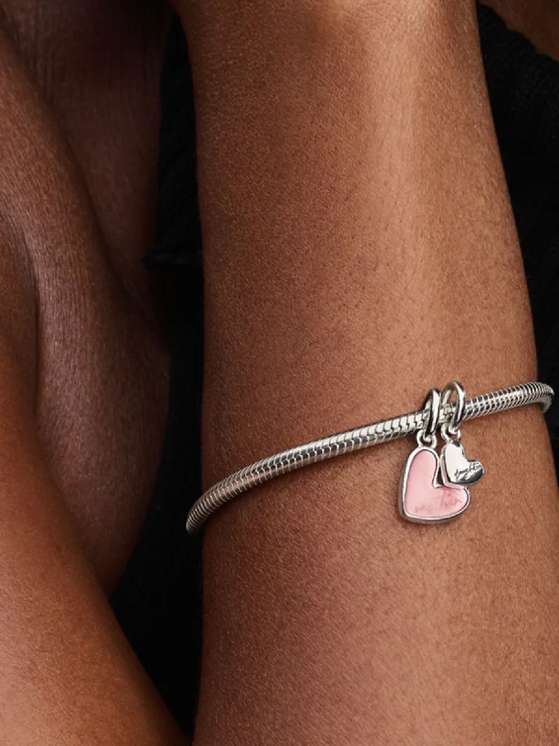 Delbar hängberlock i äkta silver från Pandora med två hjärtan