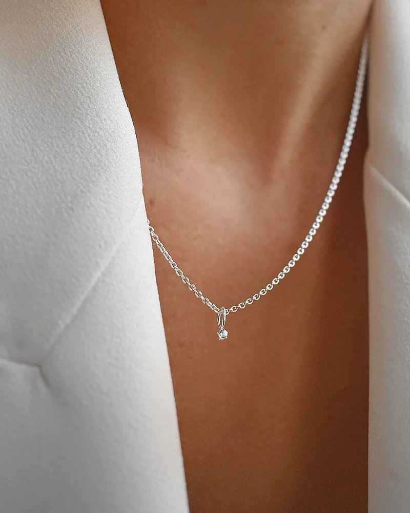 8x3x3 mm. Perfekt för halsband eller armband från Drakenberg Sjölin.