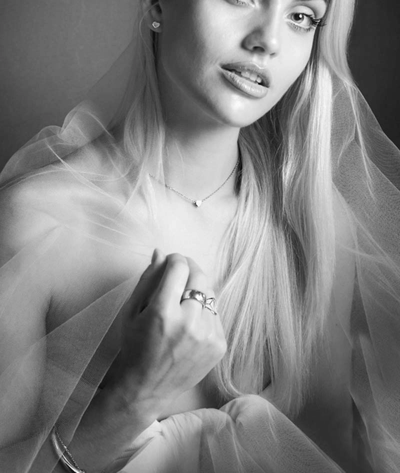ELISE Kort Halsband Guld - Astrid & Agnes - Snabb frakt & paketinslagning - Nordicspectra.se
