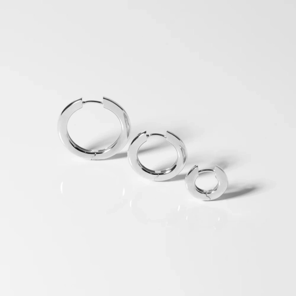 Carrara Pianura Grande Örhängen i silver från Sif Jakobs