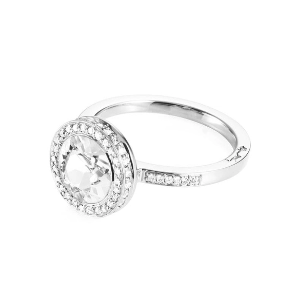 Halo Ring White Gold – Crystal Quartz - Efva Attling ringar - Snabb frakt & paketinslagning - Nordicspectra.se