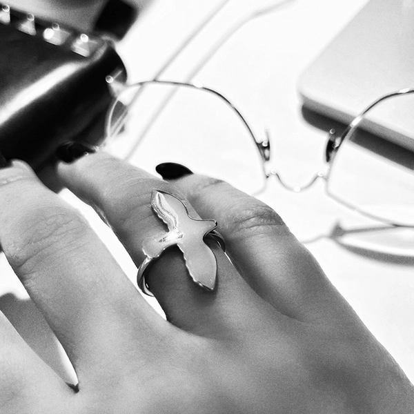 Dove Ring L Silver - Emma Israelsson - Snabb frakt & paketinslagning - Nordic Spectra