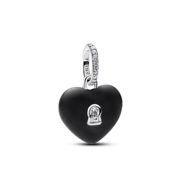 Herzförmiger Keramik-Anhänger in Mattschwarz von Pandora. Ein Symbol ewiger Liebe aus schwarzer Keramik