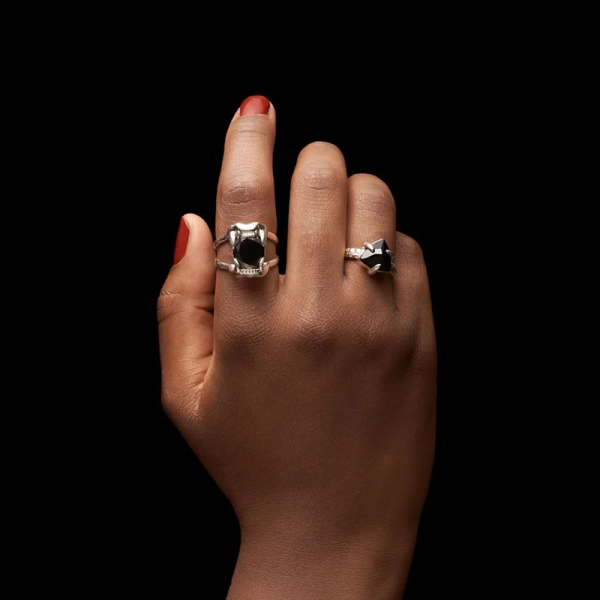 Jaw Stone Ring Black Spinel - Maria Nilsdotter - 1-2 dagars leverans - Nordic Spectra