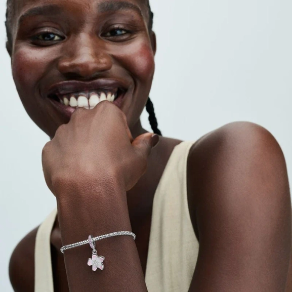 HIGH_790667C01_V3_RGB-2