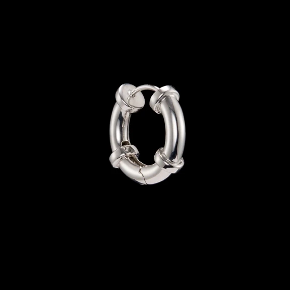 Ohrring „Bolted Hoop“ aus recyceltem Silber mit runder Form und markanten