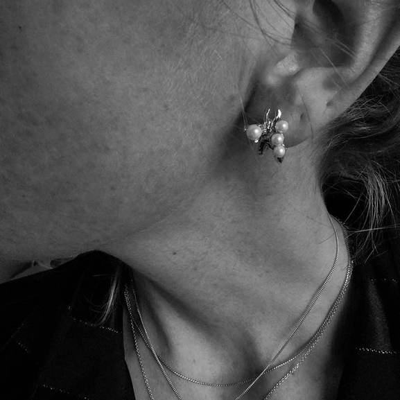 Pearl Kluster Ear Silver -CU Jewellery - Snabb frakt & paketinslagning - Nordicspectra.se