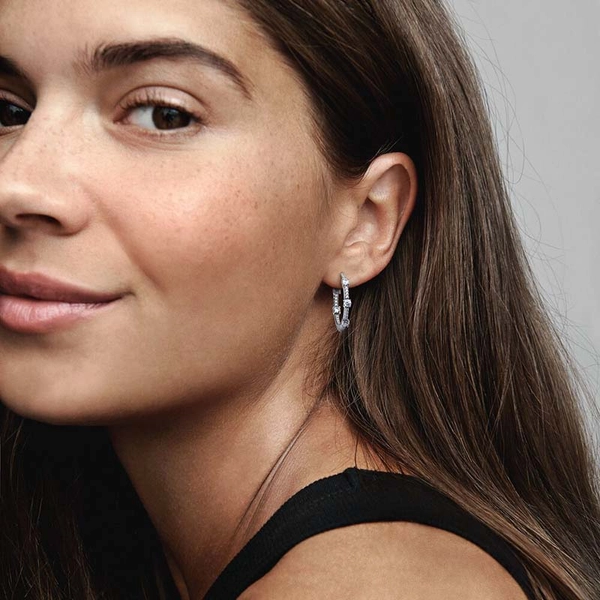 Säihkyvät Pavépalkit Korvarenkaat - PANDORA - Suuri valikoima & ilmainen lahjapaketointi - Nordicspectra.fi