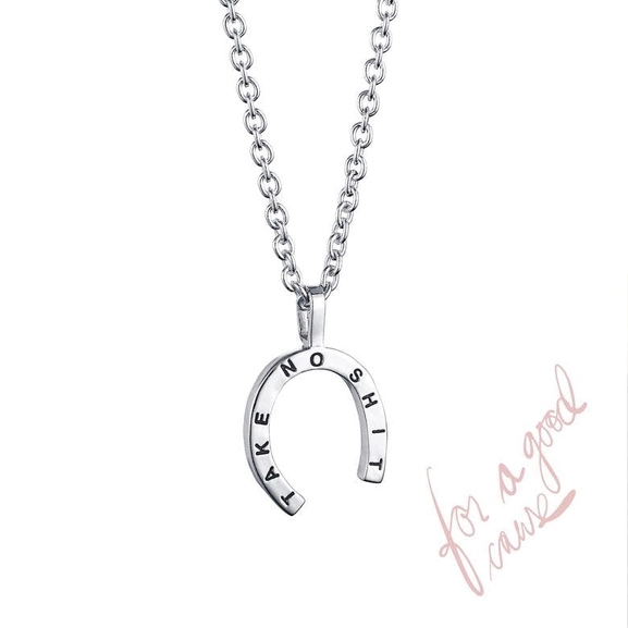 Take No Shit Large Pendant - Efva Attling - Suuri valikoima & ilmainen lahjapaketointi - Nordicspectra.fi