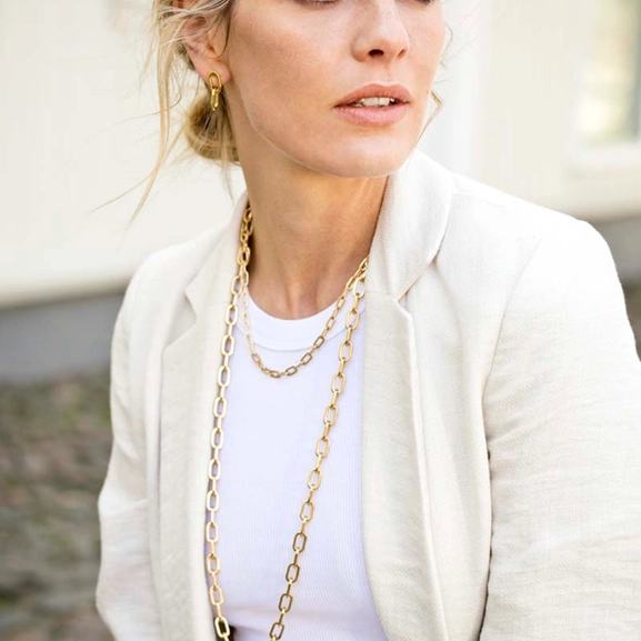 CHANIA Small Kort Halsband Guld - Astrid & Agnes - Snabb frakt & paketinslagning - Nordicspectra.se