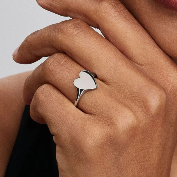 påminner om speciella band och kärlekens närvaro.