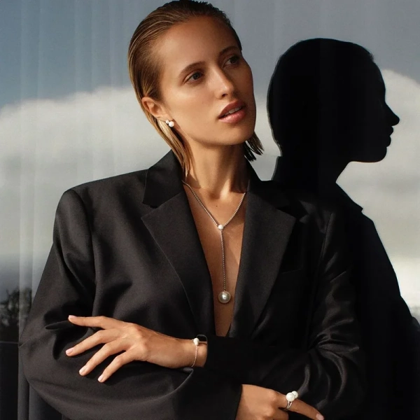 Globe Studs Gold - Edblad - Snabb frakt & paketinslagning - Nordic Spectra