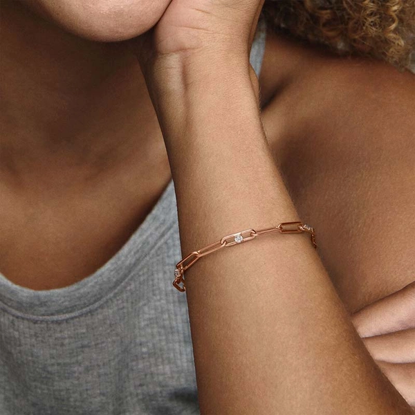 Kedjearmband med Glittrande Stenar Rosé - PANDORA - Snabb frakt & paketinslagning - Nordicspectra.se
