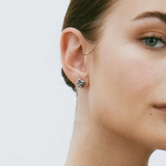 modell Scala Studs i rostfritt stål