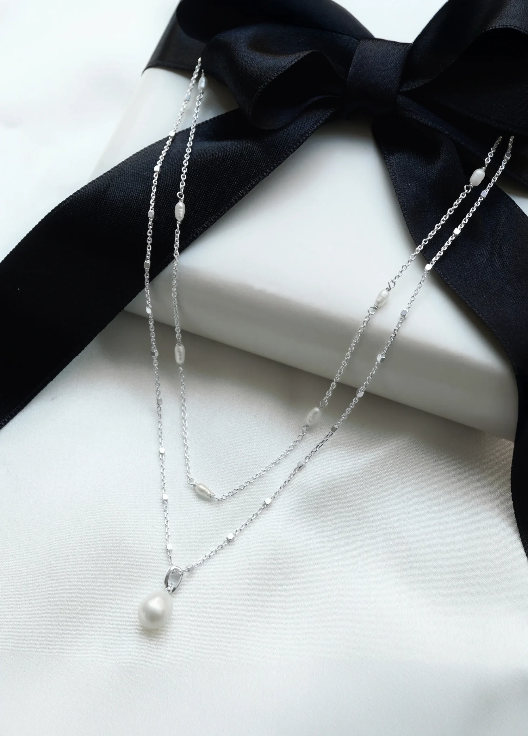 Treasure_Single_Pearl_necklace_Treasure_Multi_Pearl_Necklace_silver_Gift