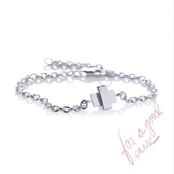 Little Cross Bracelet - Efva Attling - Suuri valikoima & ilmainen lahjapaketointi - Nordicspectra.fi