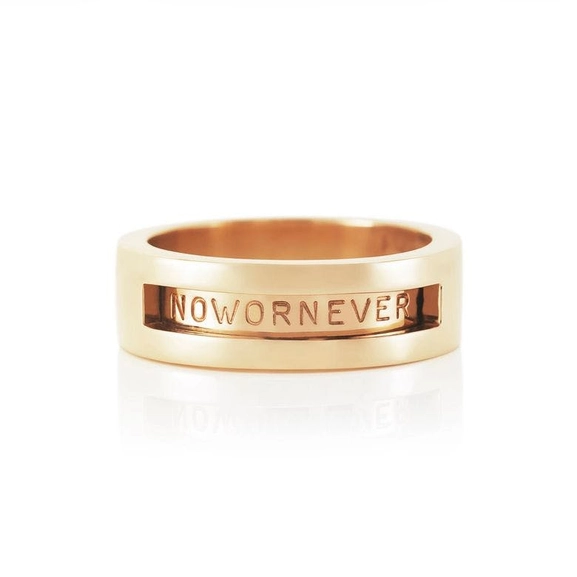 Now Or Never Ring Gold - Efva Attling ringar - Snabb frakt & paketinslagning - Nordicspectra.se