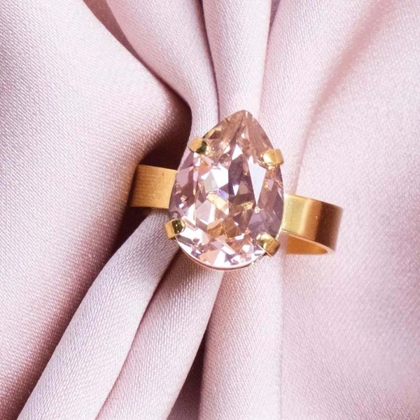 Mini Drop Ring Gold Vintage Rose - Caroline Svedbom - Nopea toimitus ja lahjapakkaus - Nordic Spectra