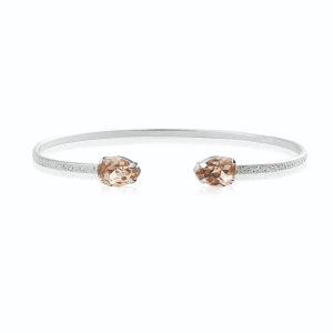 Petite Drop Bracelet i rhodium med justerbar längd och två droppformade kristaller
