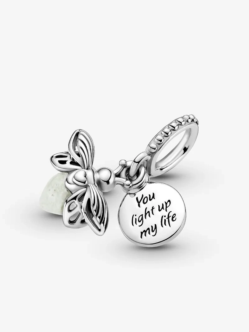 Självlysande Eldfluga Hängberlock i handgjort sterlingsilver med glas som ändrar färg beroende på ljuset. Graverad med "Du lyser upp mitt liv".