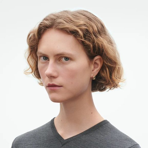 AW25_ECOM_ON-MODEL_FUSION_OPEN_EARHOOP_10016436