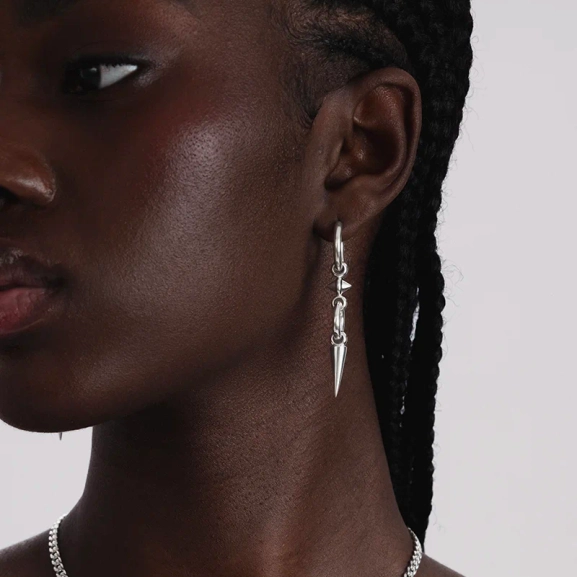 Juno Long Single Earring Silver - Syster P - Snabb leverans & Gratis paketinslagning - Nordic Spectra