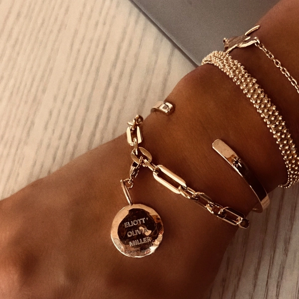 trendigt armband i 18K guldpläterad mässing