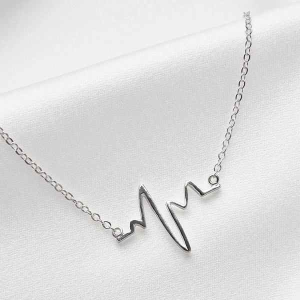 Heartbeat - Hopeinen Kaulakoru - Sofia Wistam - Suuri valikoima & ilmainen lahjapaketointi - Nordicspectra.fi