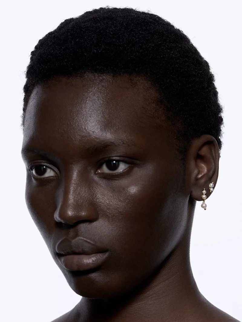 Shibuya San Studs Gold - Maria Black - Snabb frakt & paketinslagning - Nordic Spectra