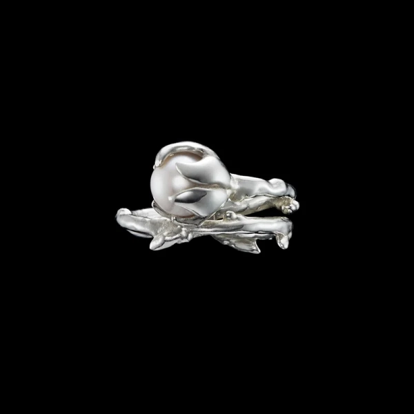 Bud Ring - Maria Nilsdotter - Schmuck im skandinavischen Design - Nordic Spectra