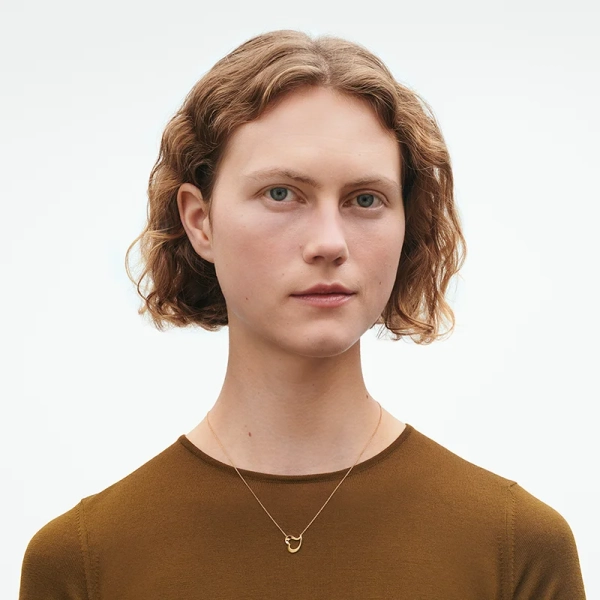 AW25_ECOM_ON-MODEL_HEART_LEAF_PENDANT_20001068