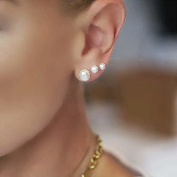 Fresh Water Pearl Earrings Medium von Emma Israelsson, Schneller Versand - Nordicspectra.de