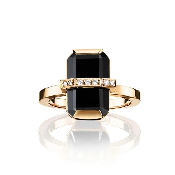 Little Bend Over Onyx Gold - Efva Attling ringar - Snabb frakt & paketinslagning - Nordicspectra.se