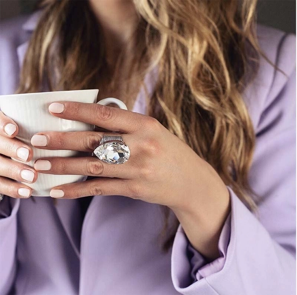 Perfect Drop Ring Gold Crystal - Caroline Svedbom - Snabb frakt & paketinslagning - Nordicspectra.se