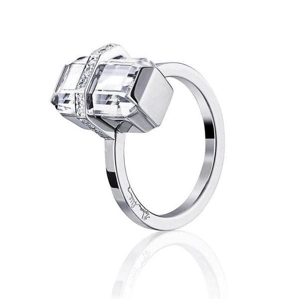 Little Bend Over Crystal Quartz White Gold - Efva Attling ringar - Snabb frakt & paketinslagning - Nordicspectra.se