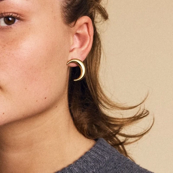 New Moon Studs L Gold - Edblad - Snabb leverans - Gratis paketinslagning