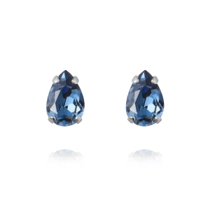 Petite Drop Stud Earrings i rhodium med denimblå Swarovski-kristaller