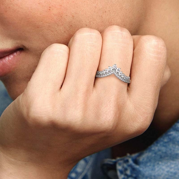 Prinsessa Wishbone Ring - PANDORA - Snabb frakt & paketinslagning - Nordicspectra.se