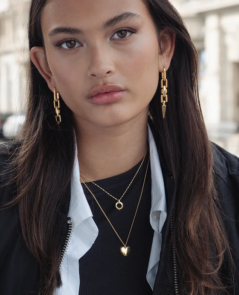 True Love Spike Heart Necklace Gold - Syster P - Snabb leverans & Gratis paketinslagning - Nordic Spectra