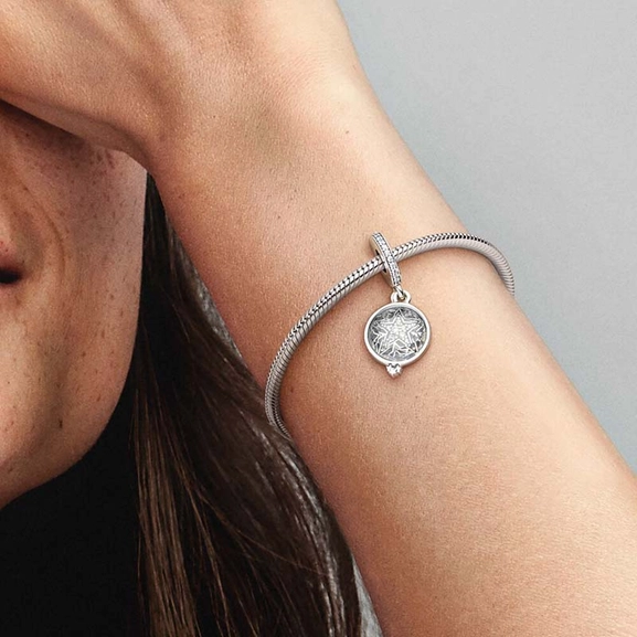 Vergrößerter Stern Doppelter Charm-Anhänger von PANDORA, Schneller Versand - Nordicspectra.de