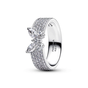 Funkelnder Schmetterlingsring von Pandora mit 99 Zirkonia für einen luxuriösen und anspruchsvollen Stil.
