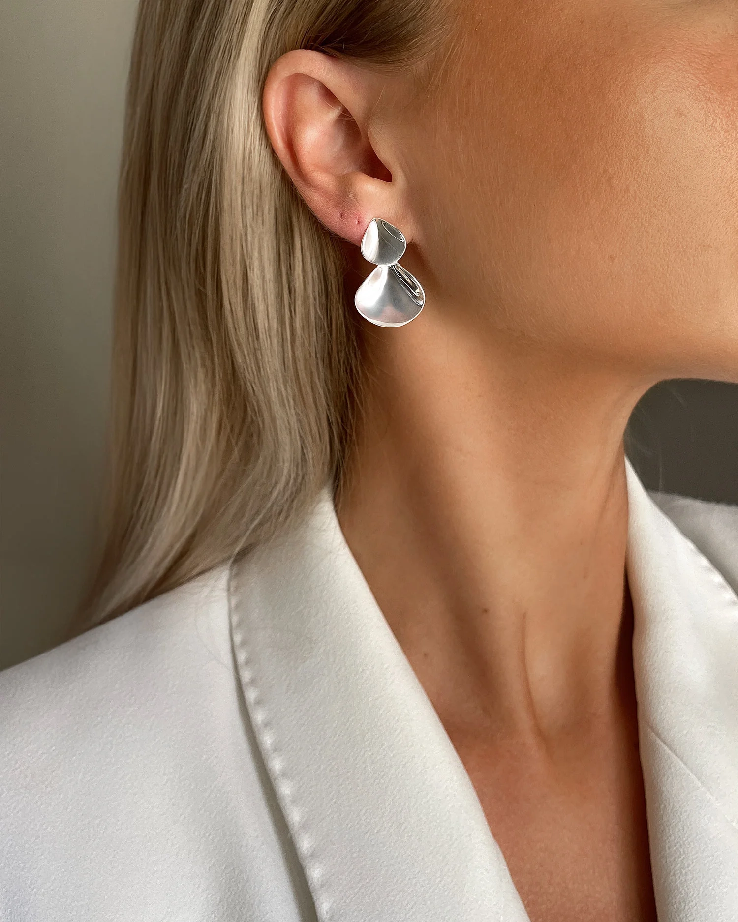 inspirerade av hortensiablommans blad med två överlappande organiska former.