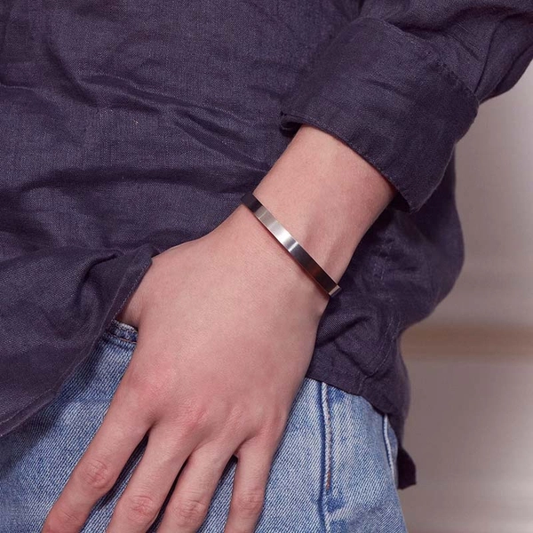 Cary Bangle Matt Steel - Edblad - Snabb frakt & paketinslagning - Nordicspectra.se