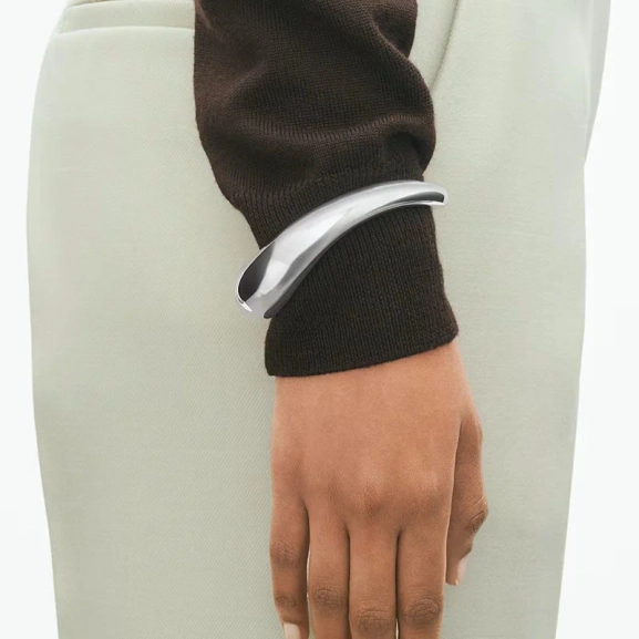 Offspring Hinged Armring Stor i silver med sammanlänkade former