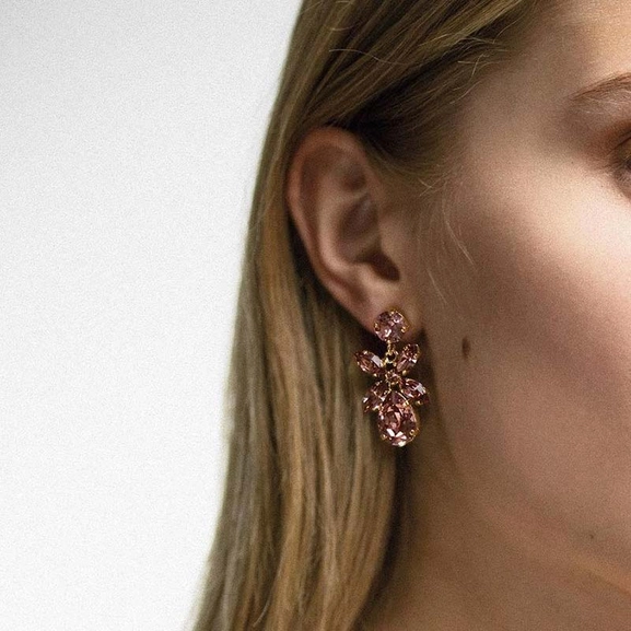Mini Dione Earring Gold Vintage Rose - Caroline Svedbom - Snabb frakt & paketinslagning - Nordicspectra.se