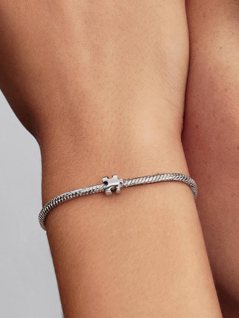 en elegant pusselbit som smyckar din stil med subtil elegans och reflekterar din unika personlighet.