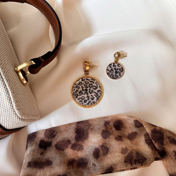 Alexandra Crystal Rocks Leopard - Caroline Svedbom - Snabb frakt & paketinslagning - Nordic Spectra