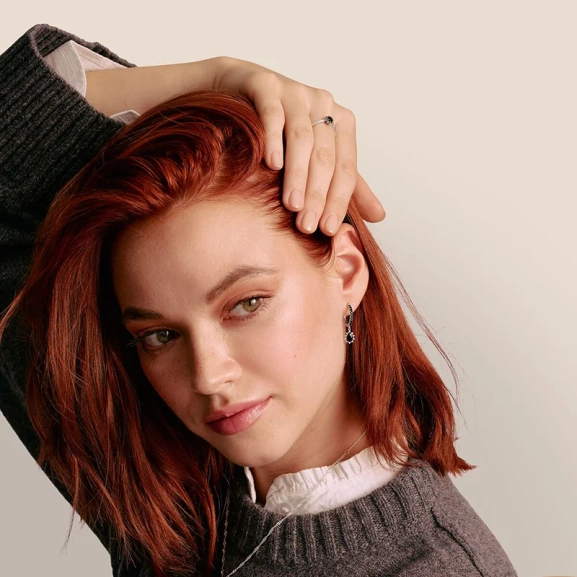 Svart Sten True Romance Hoops i återvunnet 925-silver med svärtad finish och zirkoner